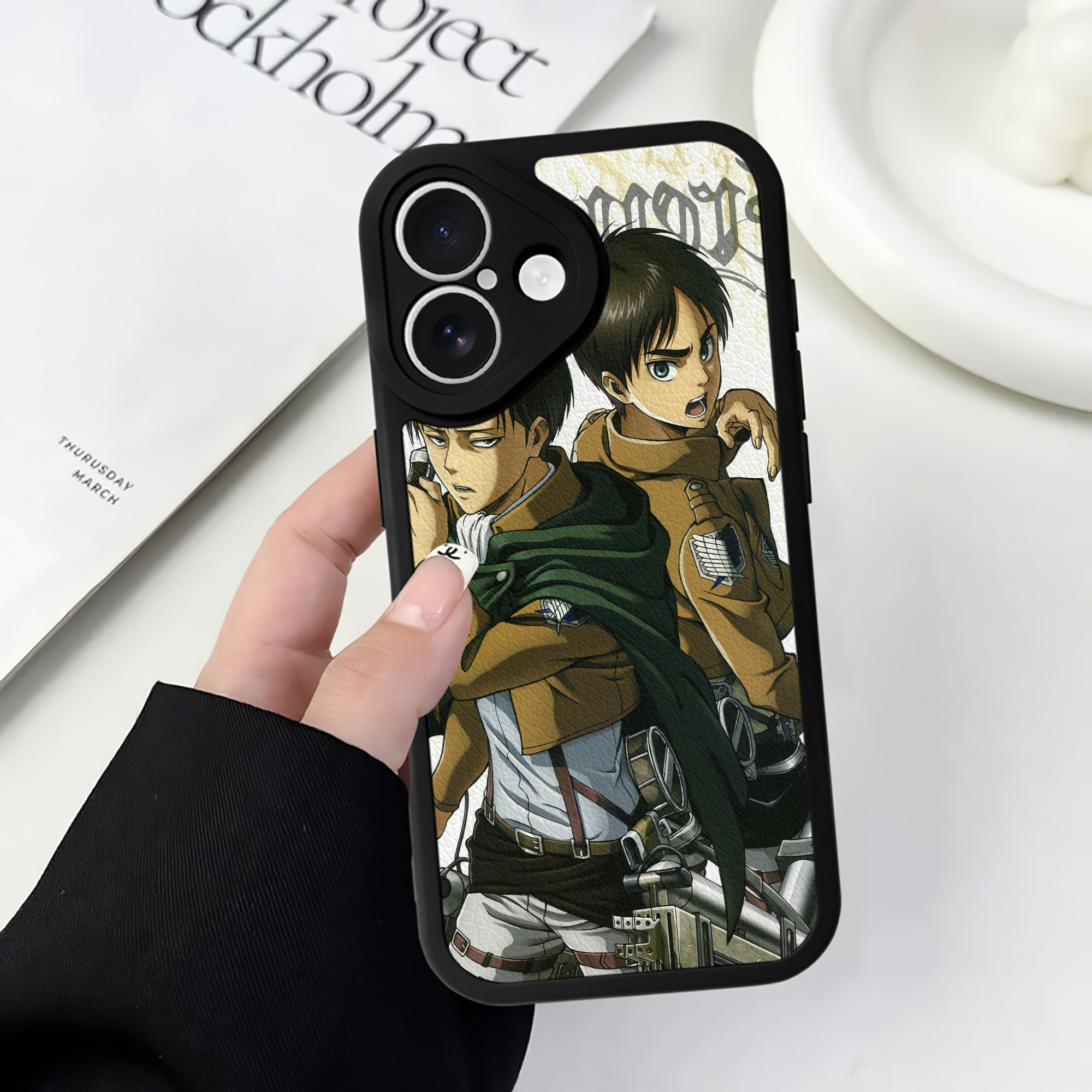 （画像用） 進撃の巨人 Attack on Titan 【iPhone 16シリーズ対応】シリコンスマホケース（レザー調） 材質：シリコン